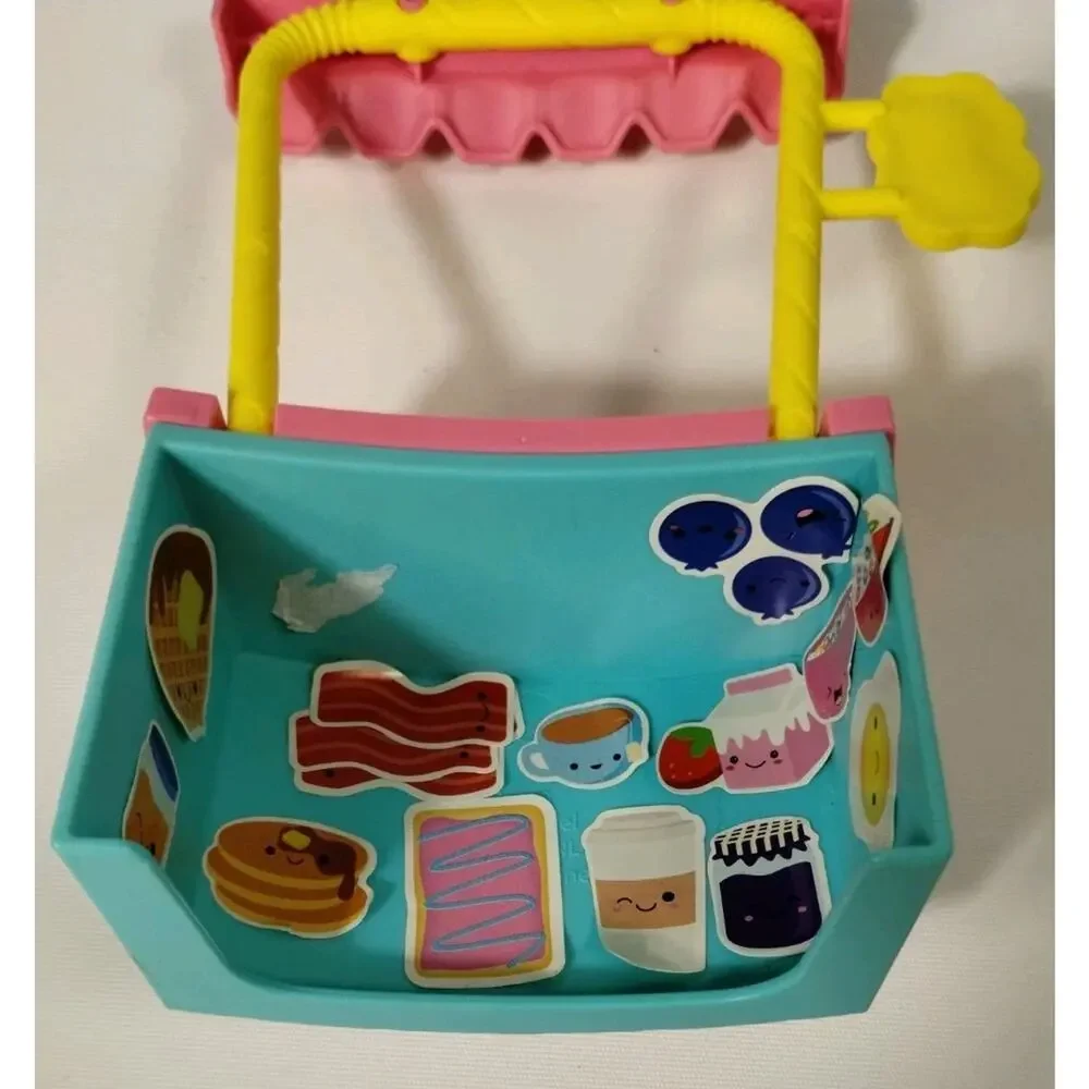 Mattel Chelsea Lemonade Stand with Doll 2021